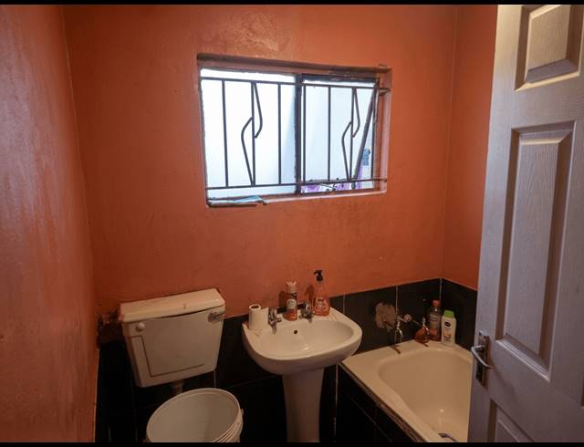 2 BEDROOM HOUSE FOR SALE IN EVATON WEST